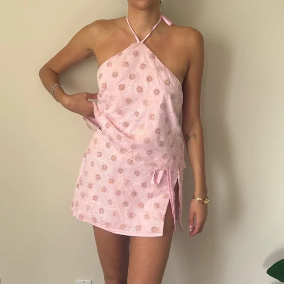 New open back Pink Floral Halter 2pc set size Small, but fits like a size M - Picture 8 of 14